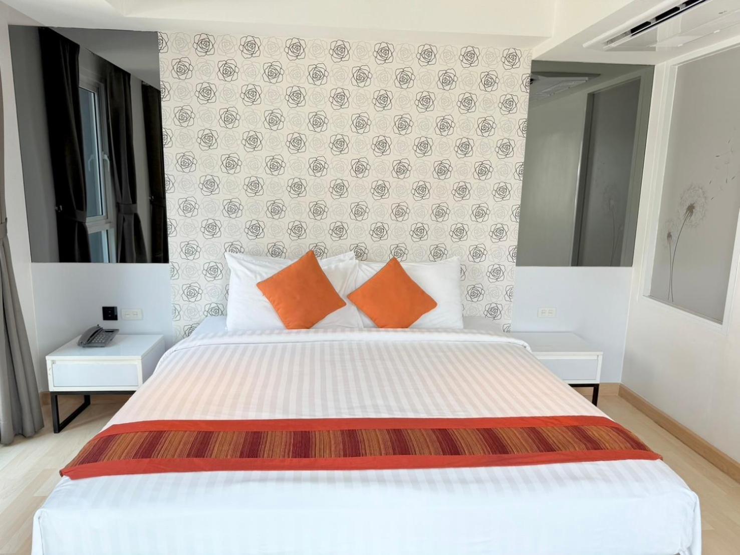 Le D'Tel Bangkok Otel Dış mekan fotoğraf
