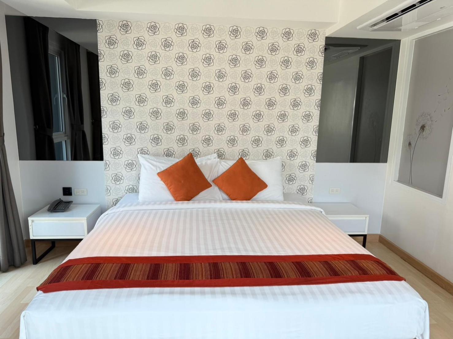 Le D'Tel Bangkok Otel Dış mekan fotoğraf