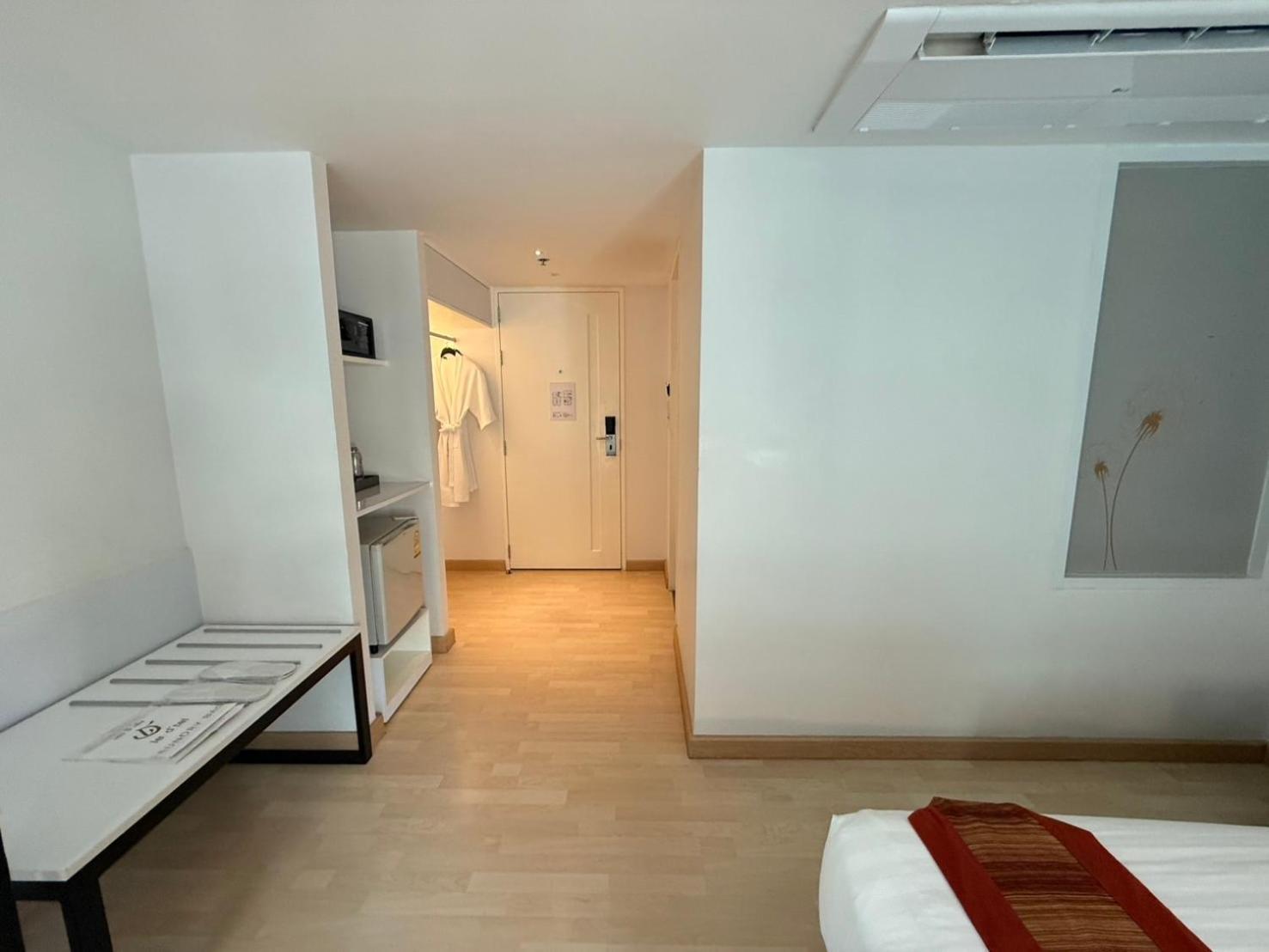 Le D'Tel Bangkok Otel Dış mekan fotoğraf